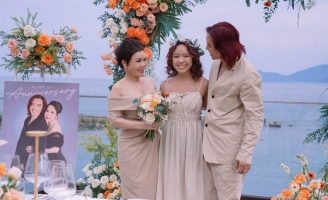 Vợ chồng Việt Hương – Hoài Phương kỷ niệm 18 năm ngày cưới