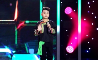 Vũ Phong hóa bé trai Tây Bắc, được giám khảo Hồ Việt Trung khen giống mình