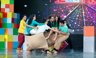 Vui Cười Cười Vui đi qua nửa chặng đường với sự thích thú của nghệ sĩ và khán giả