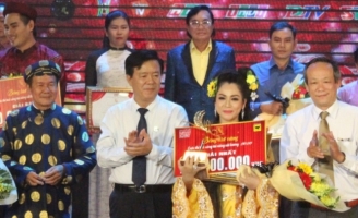 Vượt trội về khả năng ca diễn, Nguyễn Thị Hàn Ni giành giải nhất cuộc thi Bông lúa vàng 2020 
