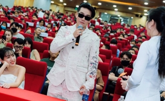 Wowy đón sinh nhật ấm áp bên 300 trẻ em tình thương