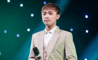 Xôn xao hình ảnh Hồ Văn Cường trở lại sân khấu sau lùm xùm với Phi Nhung?