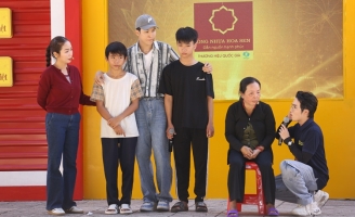 Xúc động câu chuyện hai anh em nhường nhau suất đến trường để mẹ đỡ khổ